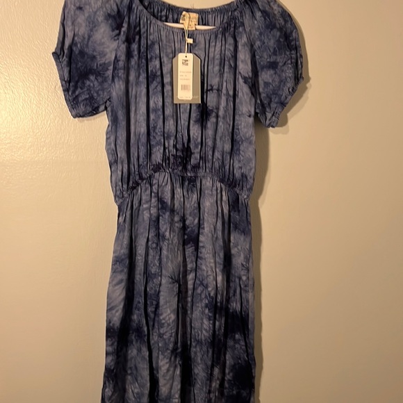 Beach By Exist Dresses & Skirts - Dress buy beach blue size med knew with tags